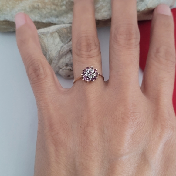 โค๏ธ10k Size 6 Precious Solid Yellow Gold Rubies and Diamond Ring! ๐๐ - Picture 10 of 13